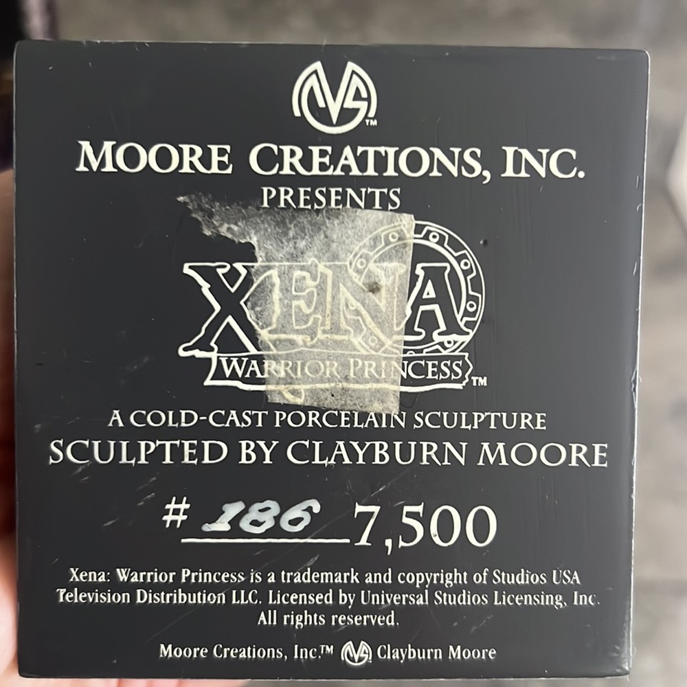 NIB XENA COLD CAST PORCELAIN STATUE - Picture 6 of 9